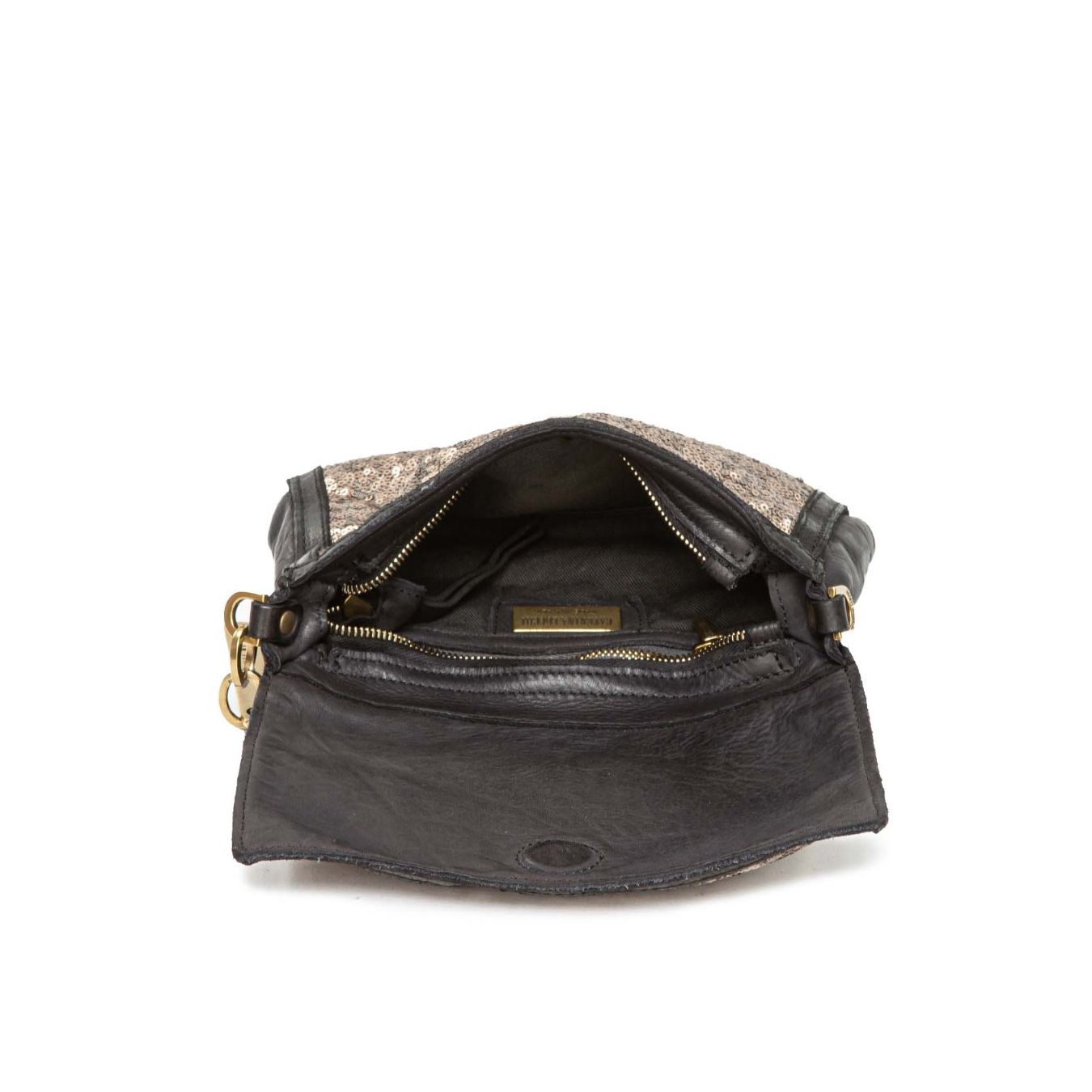 clutch con patta in pelle nera